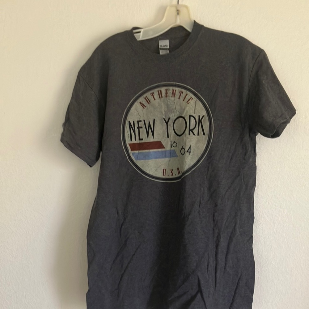 FINAL MARKDOWN Authentic New York t shirt medium